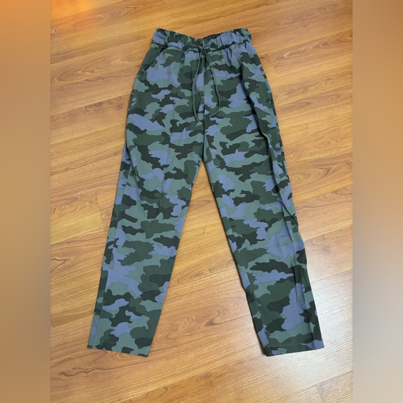 Lululemon Keep Moving Pant 7/8 High Rise Size 4 - Picture 1 of 11